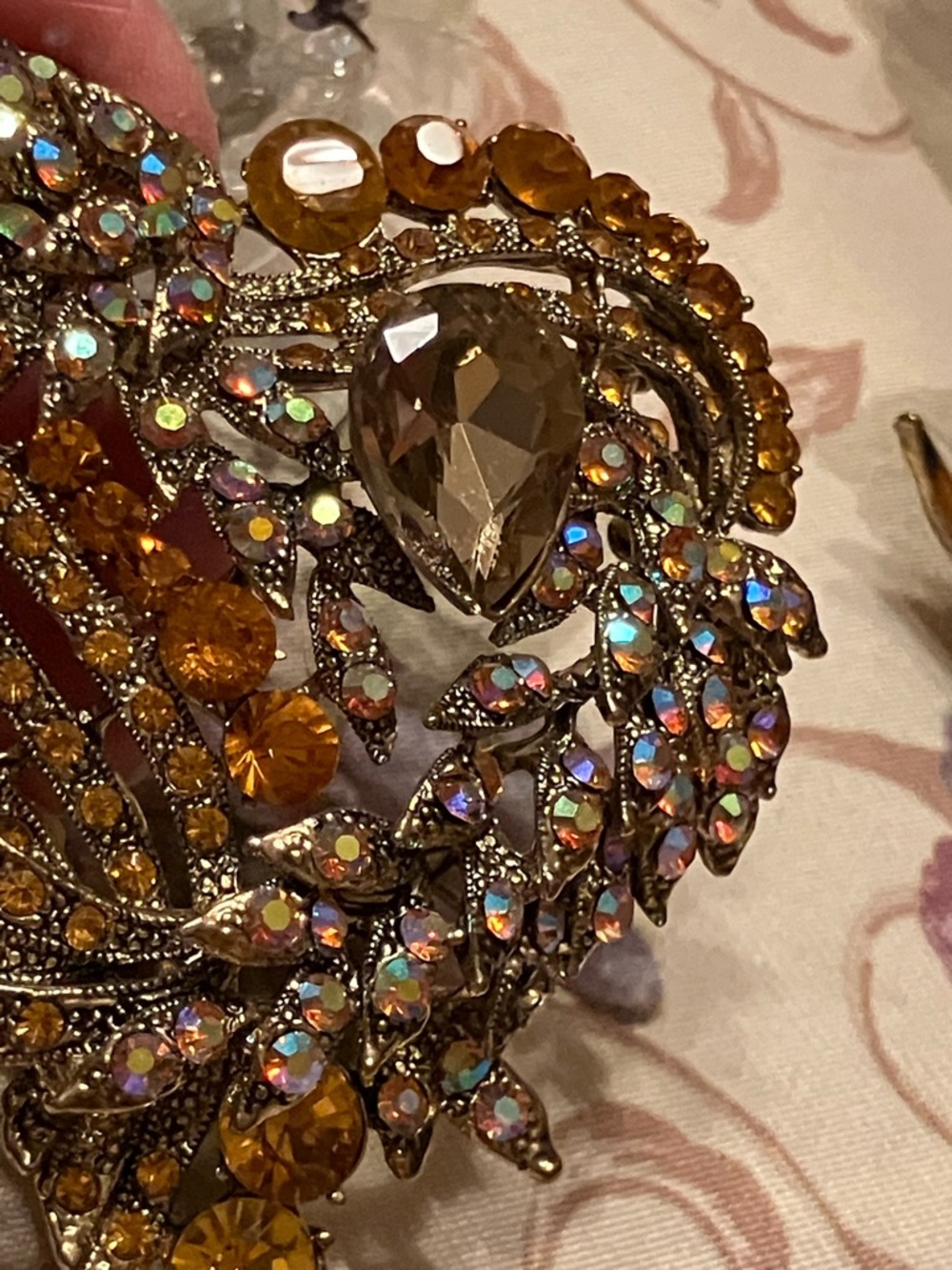 VINTAGE RHINESTONE BROOCH AND CRYSTAL BRACELET 3 1/4” - Picture 13 of 16